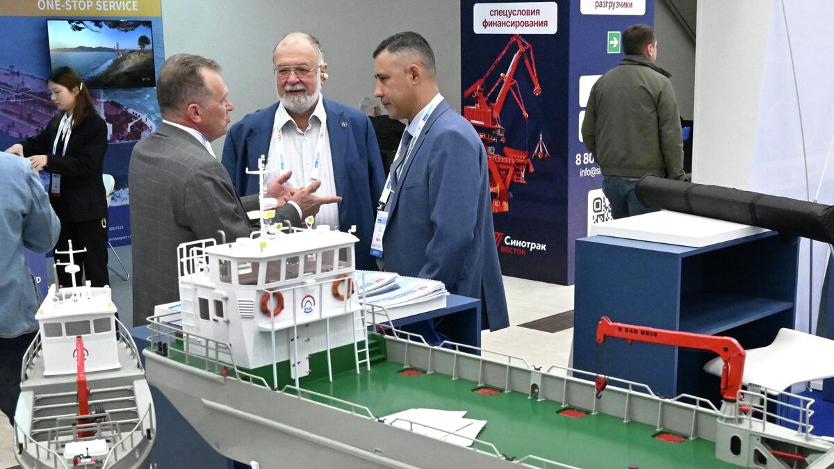 Participants in the Maritime Congress – Far East 2026 congress cum exhibition