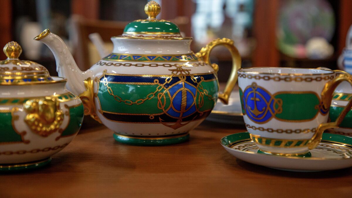 An Alexander III style tea set featuring the “Sea Power” design
