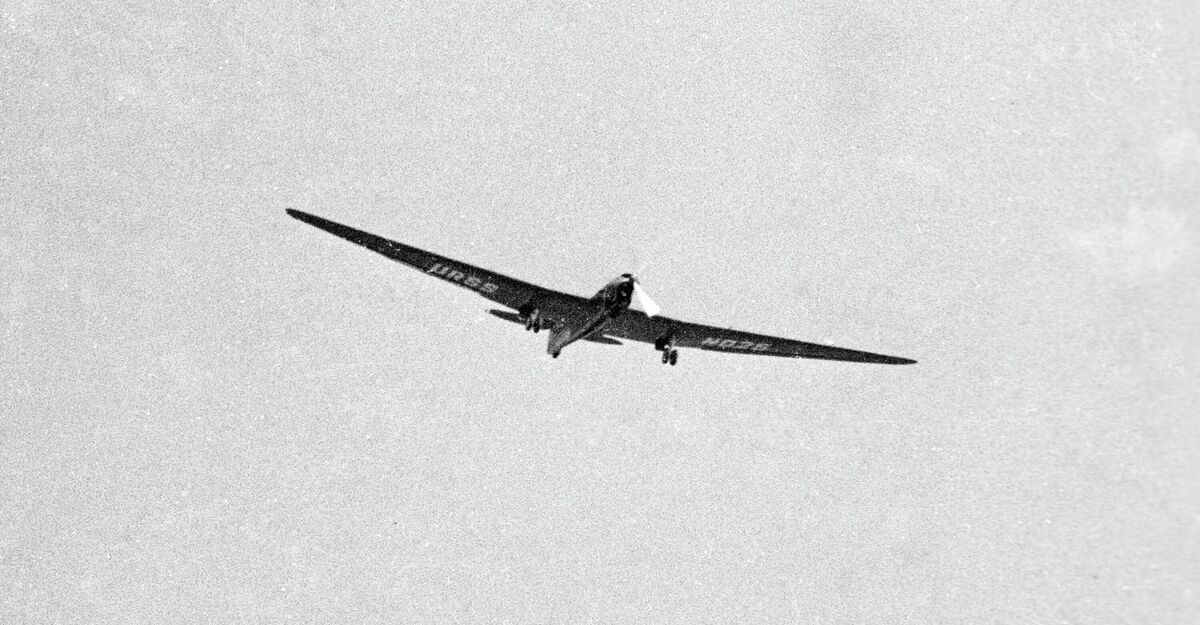ANT-25 in flight