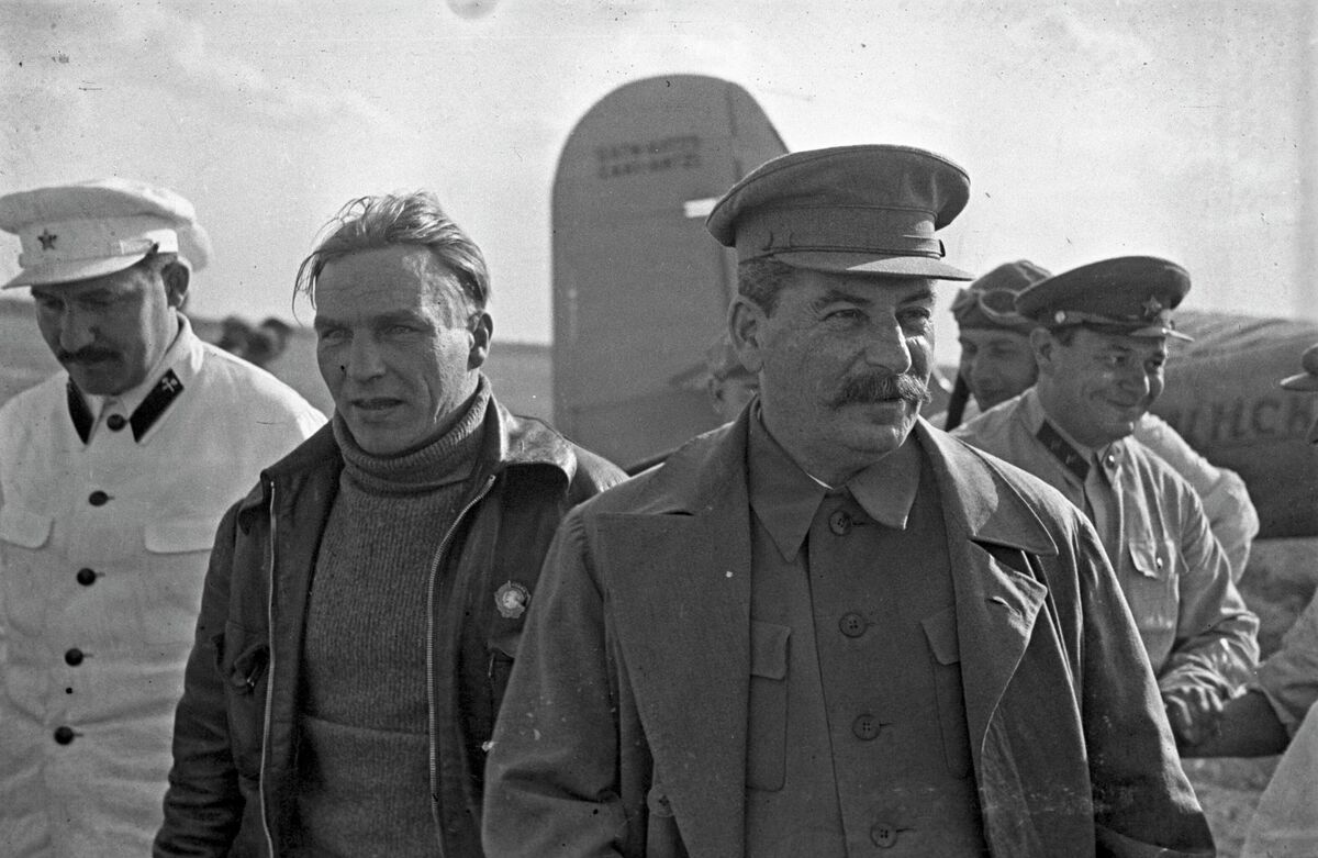 Valery Chkalov and Joseph Stalin at Shchyolkovo Airfield