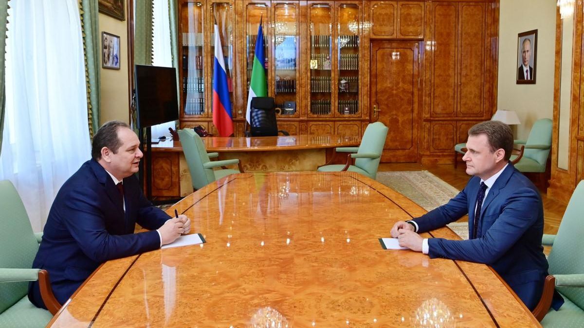 Komi Republic’s Head Rostislav Goldshtein during a working meeting with Minister for the Development of the Russian Far East and Arctic Alexei Chekunkov 