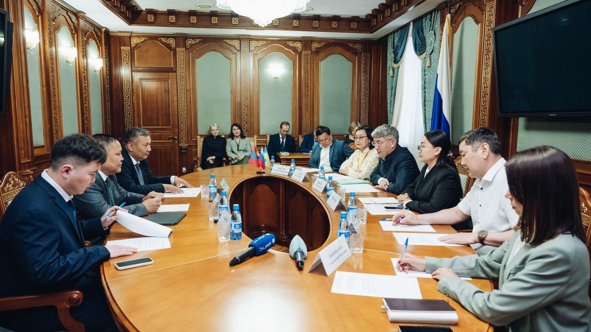 Governor of the Republic of Buryatia, Alexei Tsydenov, holds business meeting with Mongolian representatives