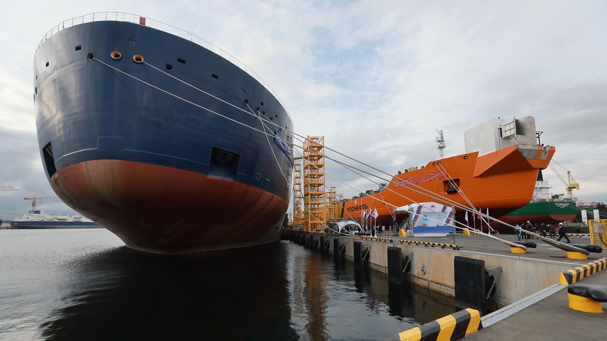 The Arctic gas tanker Alexei Kosygin at the berth of the shipyard