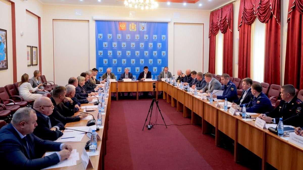 Krasnoyarsk Territory Governor Mikhail Kotyukov chairs first meeting of the Maritime Council in Dudinka