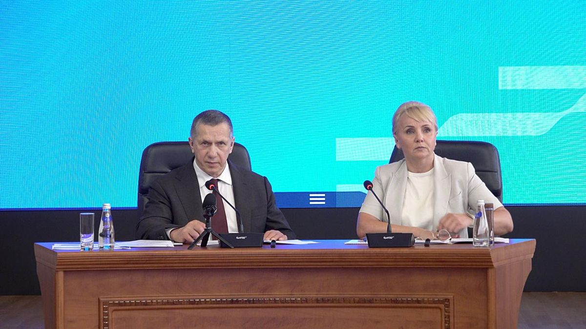 Plenipotentiary Presidential Envoy to the Far Eastern Federal District Yury Trutnev at a meeting on the development of the Nizhneleninskoye–Tongjiang bridge-adjacent territory
