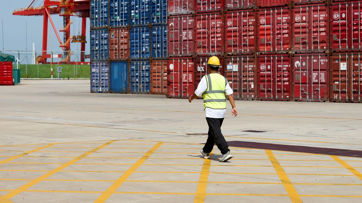 Worker in a Chinese port