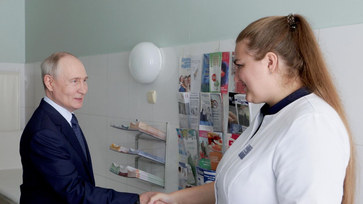 Vladimir Putin visiting the Kurils Central District Hospital