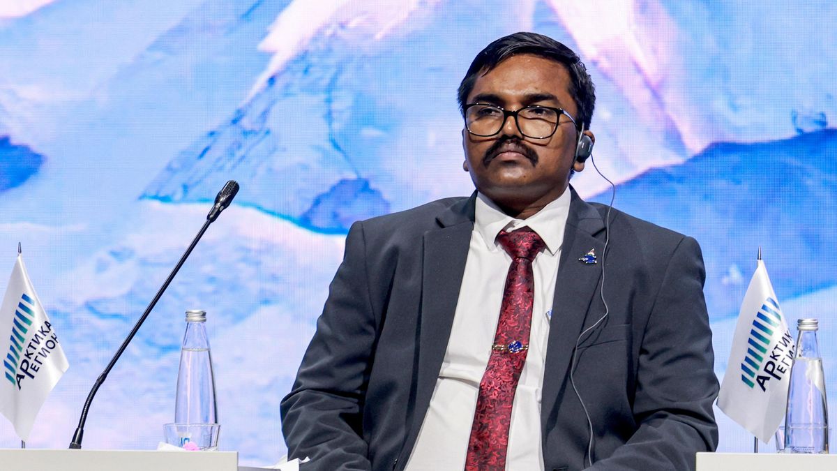 Secretary of the Indian Ministry of Ports, Shipping and Waterways Venkatesapathy Shivaperumal
