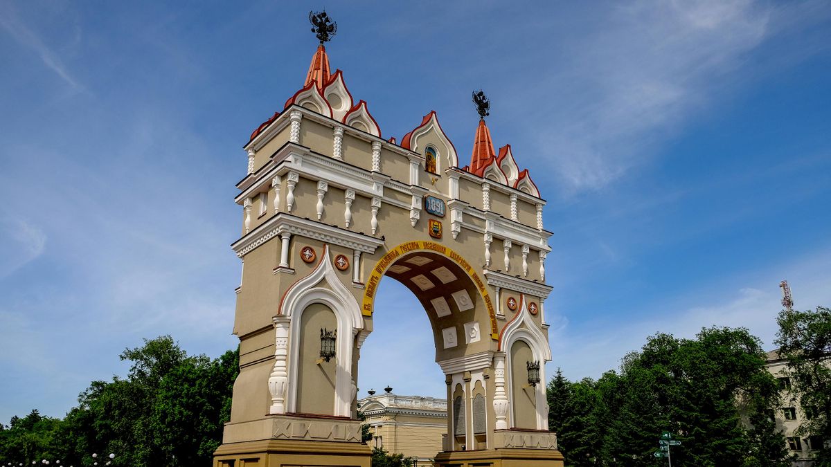 Triumphal Arch erected in Blagoveshchensk to mark the future Emperor Nicholas II's visit to the city