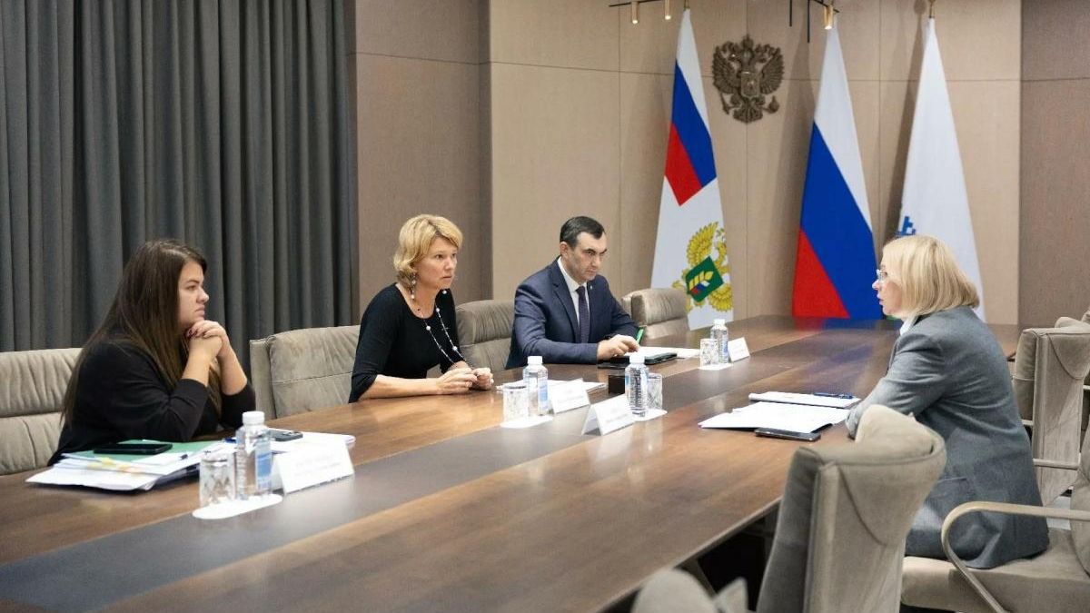 Working meeting between the Governor of the Nenets Autonomous Area Irina Gekht and Russian Minister of Agriculture Oksana Lut