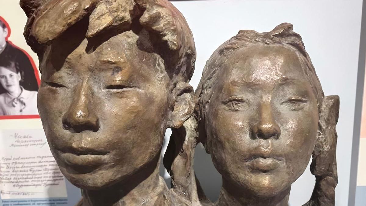 China’s Youth sculpture. By Valentin Makhalyov. 1950s. Bronze.
From the collection of the Novikov-Daursky Amur Regional Museum of Local Lore