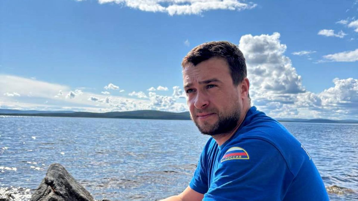 Спасатель первого класса Мурманского арктического комплексного аварийно-спасательного центра (МАКАСЦ) Денис Иванов