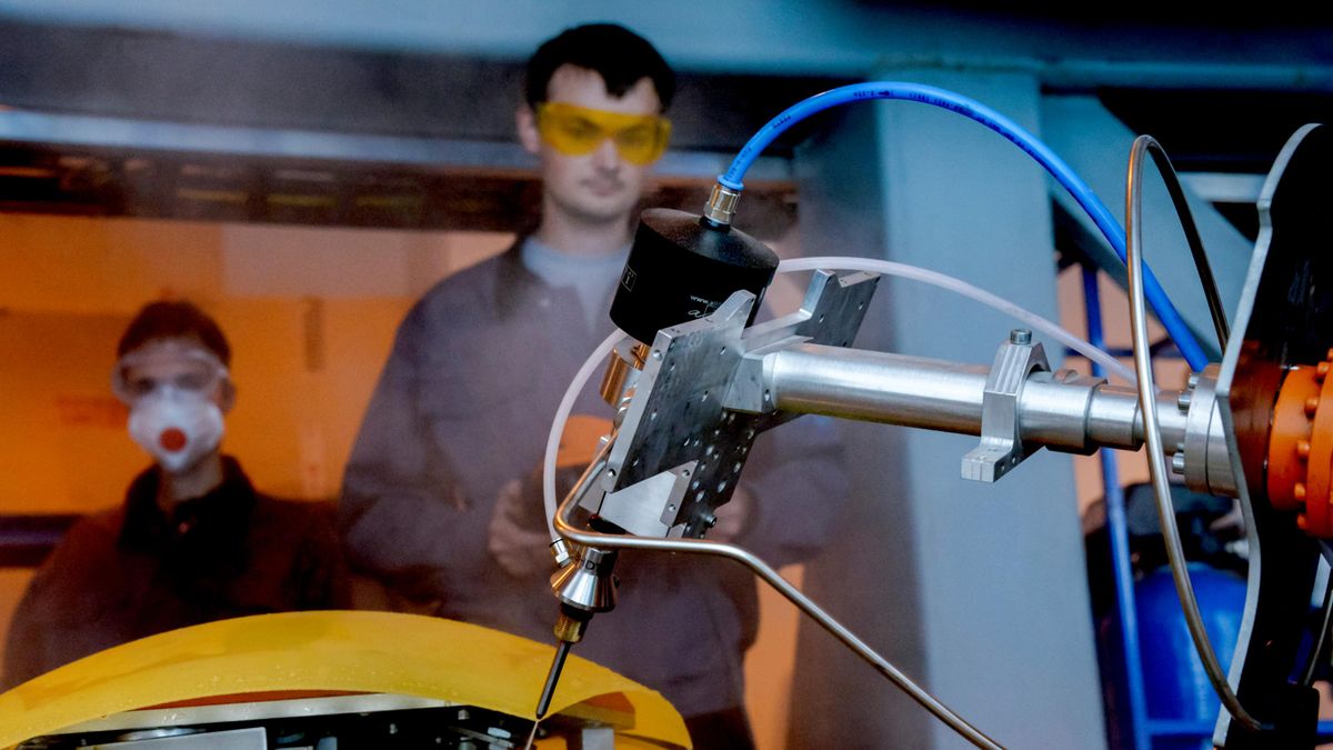 Automated mechanical engineering lab team