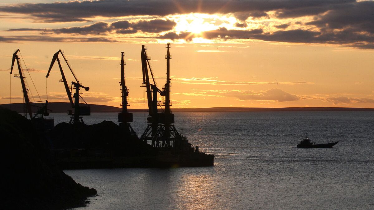 В порт Диксон пустят иностранные суда